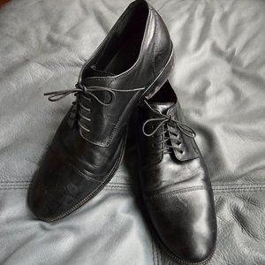 Cole Haan Black Captoe Oxfords - Men's Size 11M
